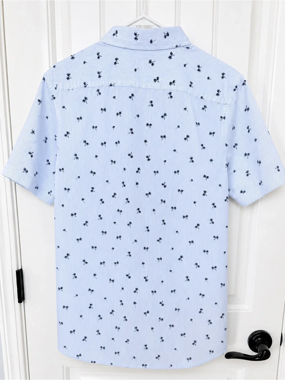 Banana Republic Light Blue Short-Sleeve Button-Down with Navy Palm Print